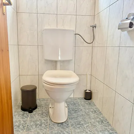 View - Free Parking Apartment *